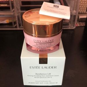Esteē Lauder Resilience Lift Creme SPF 15